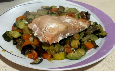 Receta de salmón al horno con verduras